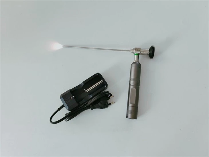 ENT Portable Led Light Source For Endoscopy